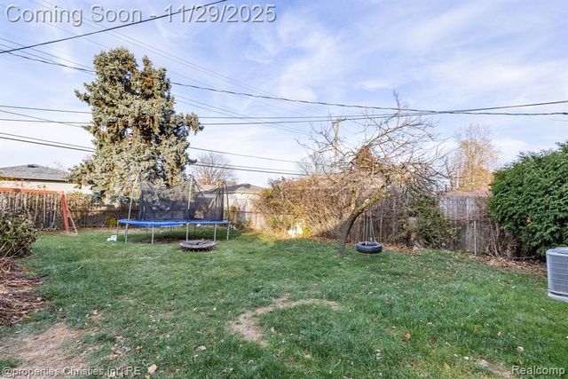 11899 Wheaton Drive, Sterling Heights, MI 48313