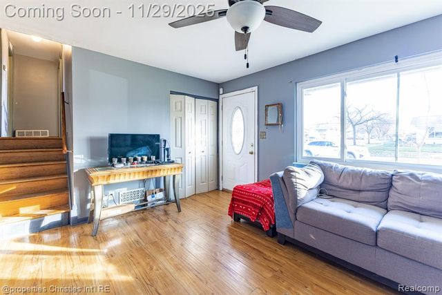 11899 Wheaton Drive, Sterling Heights, MI 48313