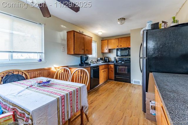 11899 Wheaton Drive, Sterling Heights, MI 48313