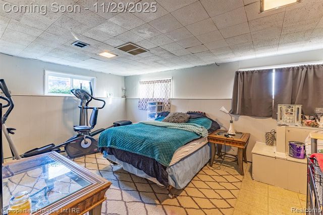 11899 Wheaton Drive, Sterling Heights, MI 48313