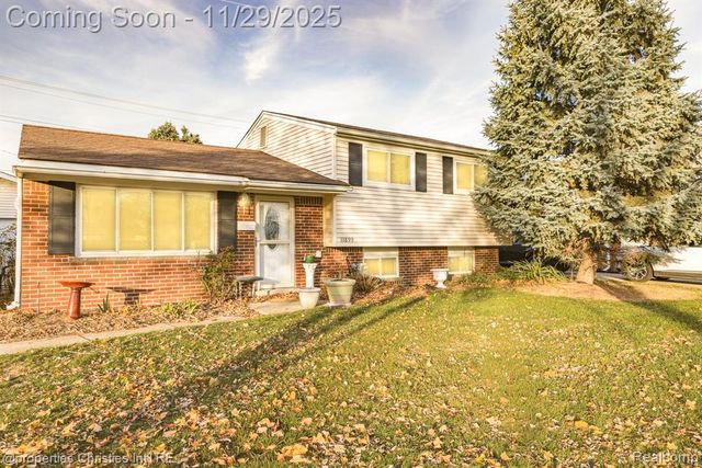 11899 Wheaton Drive, Sterling Heights, MI 48313