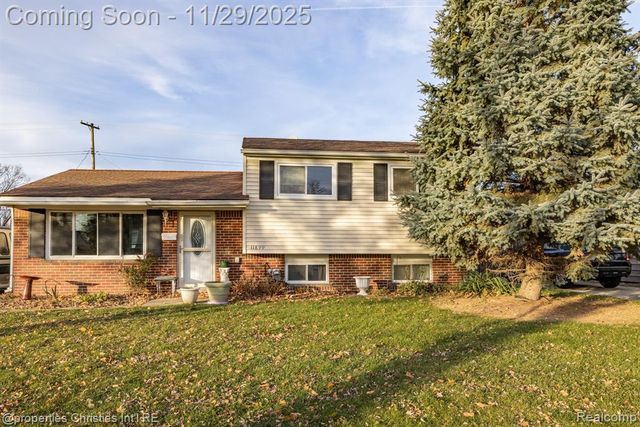 11899 Wheaton Drive, Sterling Heights, MI 48313