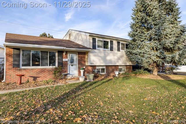 11899 Wheaton Drive, Sterling Heights, MI 48313
