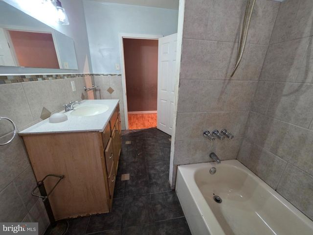 706 S 52ND ST, Philadelphia, PA 19143