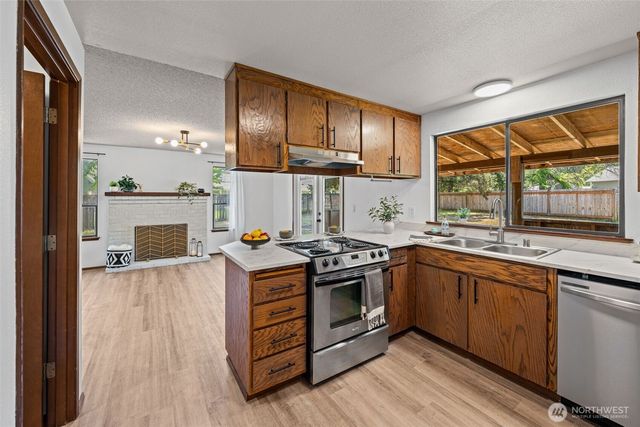 420 160th Street E, Tacoma, WA 98445