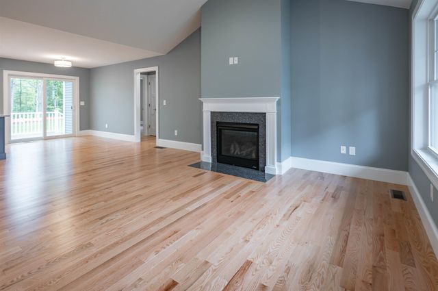 19 Wilderness Drive, Nashua, NH 03062