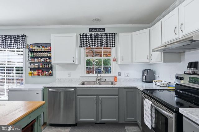 154 WOODMOUNT DR, Colonial Beach, VA 22443