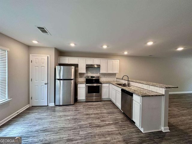 722 Keeshono Street, Union City, GA 30291