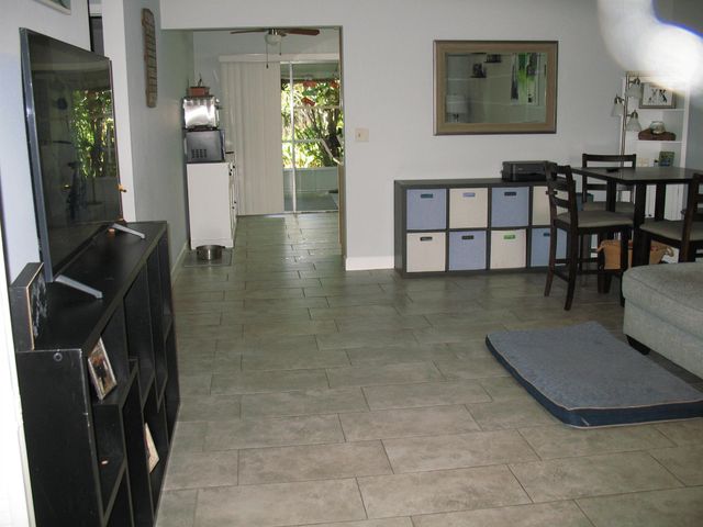 3921 Wilshire Street, Palm Beach Gardens, FL 33403