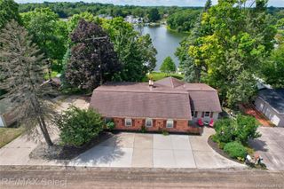 16172 Crest Drive, Argentine Township, MI 48451