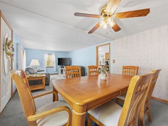 3 Holmes St, Halifax, MA 02338