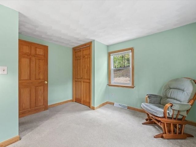 3 Holmes St, Halifax, MA 02338