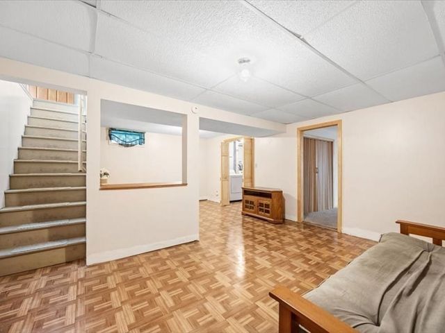 3 Holmes St, Halifax, MA 02338