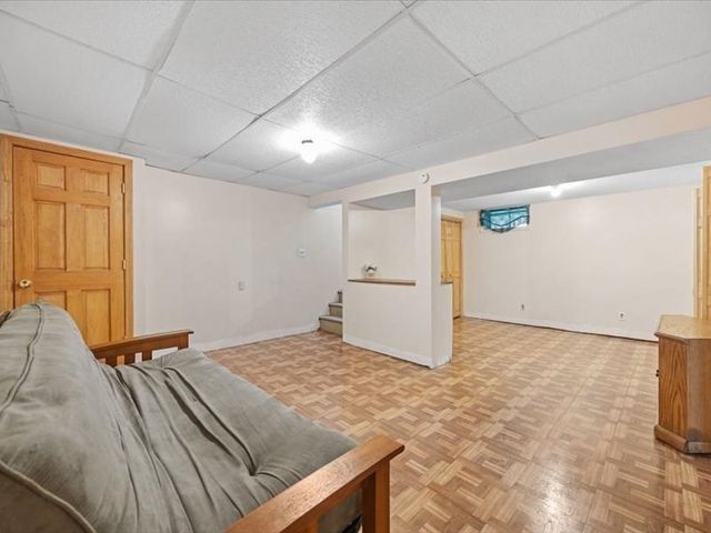3 Holmes St, Halifax, MA 02338