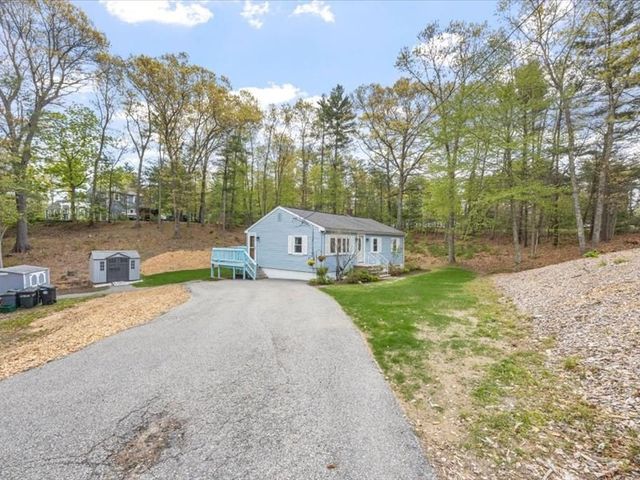 3 Holmes St, Halifax, MA 02338