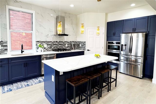 836 Farragut St, Highland Park, PA 15206