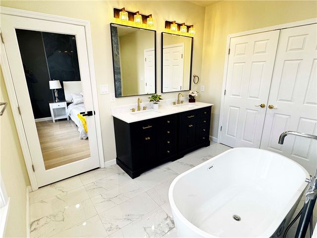 836 Farragut St, Highland Park, PA 15206