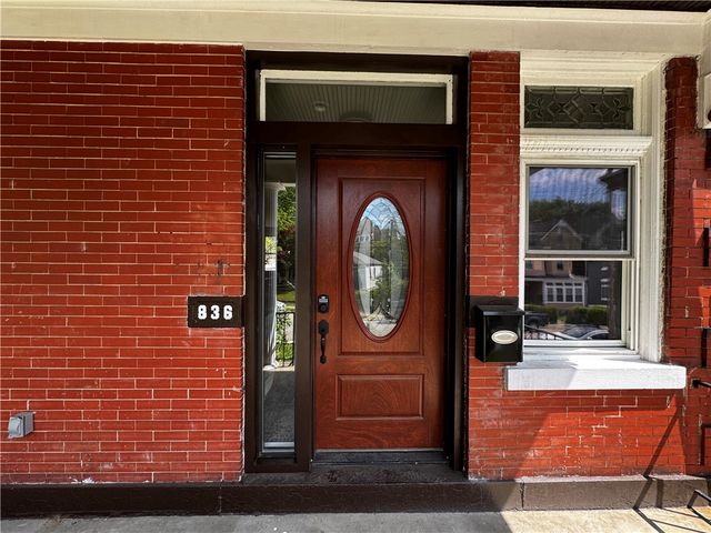 836 Farragut St, Highland Park, PA 15206