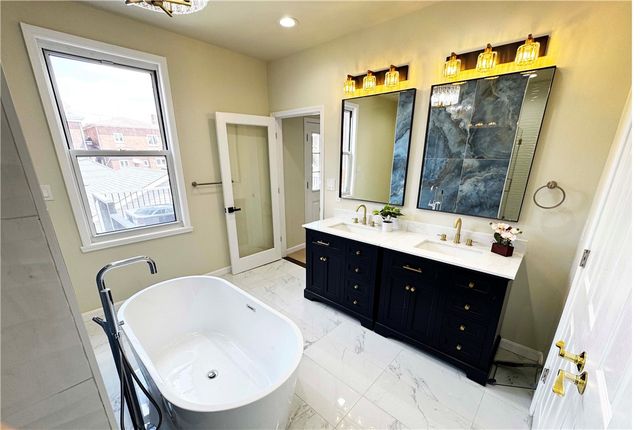 836 Farragut St, Highland Park, PA 15206