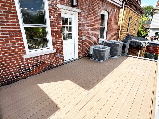 836 Farragut St, Highland Park, PA 15206