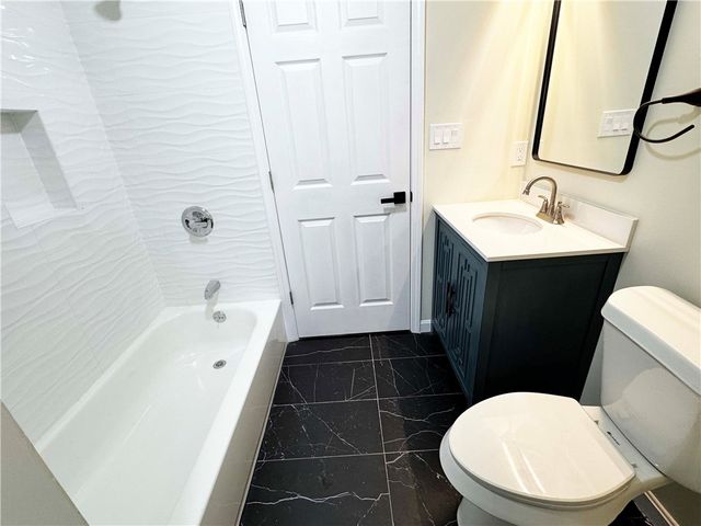 836 Farragut St, Highland Park, PA 15206