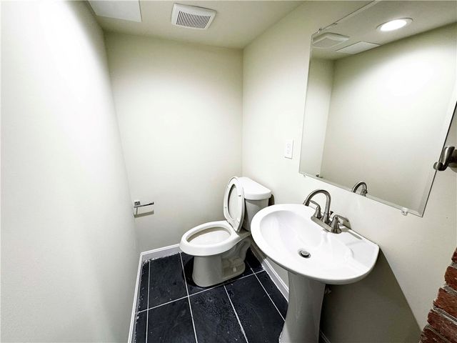 836 Farragut St, Highland Park, PA 15206