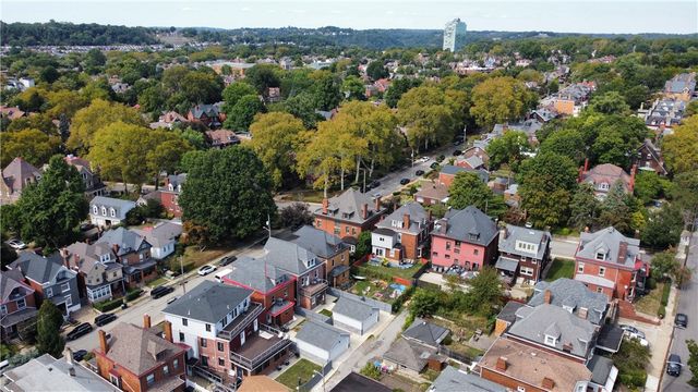 836 Farragut St, Highland Park, PA 15206