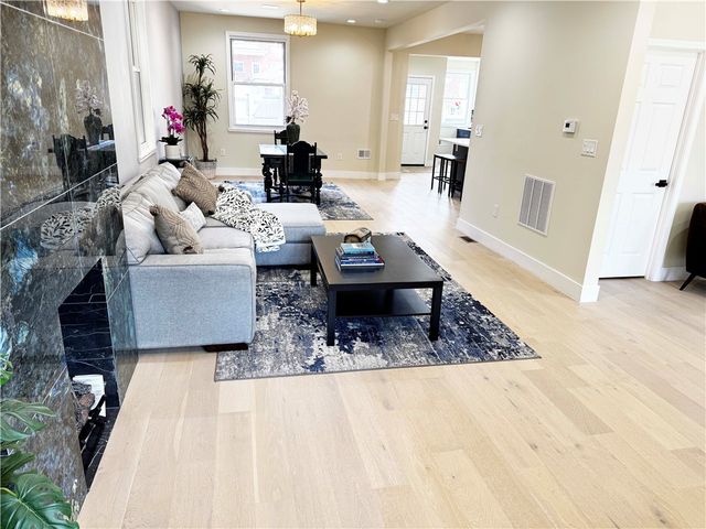 836 Farragut St, Highland Park, PA 15206