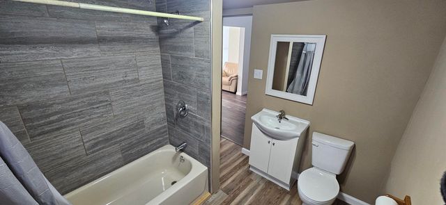 1012 W 6Th St Street, Waterloo, IA 50702