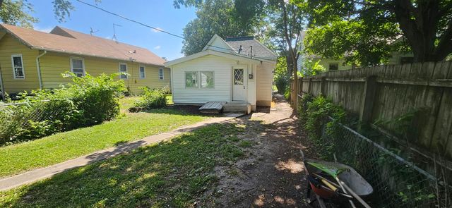 1012 W 6Th St Street, Waterloo, IA 50702