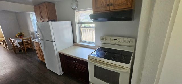 1012 W 6Th St Street, Waterloo, IA 50702