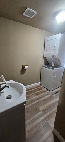 1012 W 6Th St Street, Waterloo, IA 50702