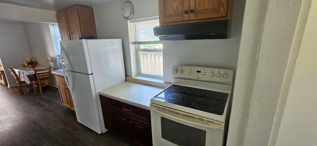 1012 W 6Th St Street, Waterloo, IA 50702