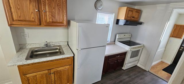 1012 W 6Th St Street, Waterloo, IA 50702