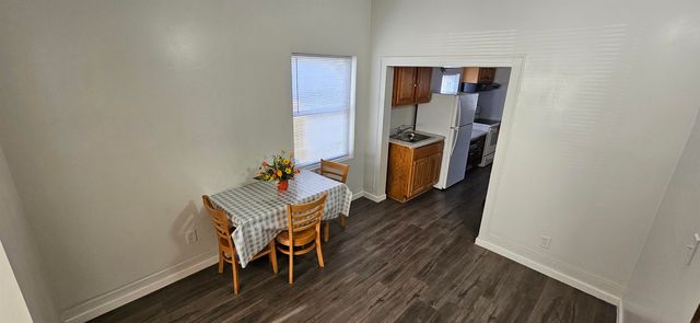 1012 W 6Th St Street, Waterloo, IA 50702
