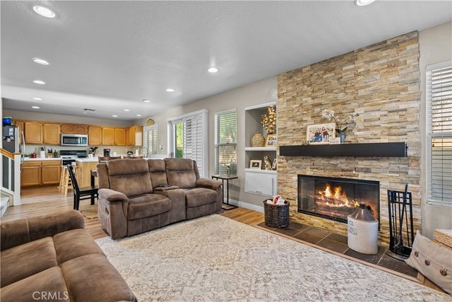 27687 Ron Ridge, Saugus, CA 91350