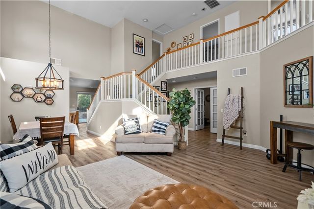 27687 Ron Ridge, Saugus, CA 91350