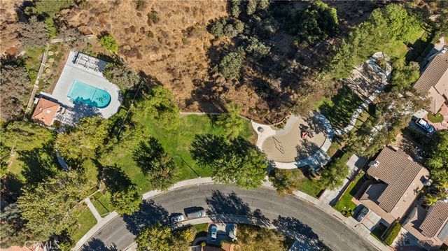 27687 Ron Ridge, Saugus, CA 91350