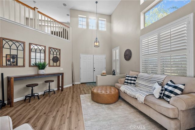 27687 Ron Ridge, Saugus, CA 91350