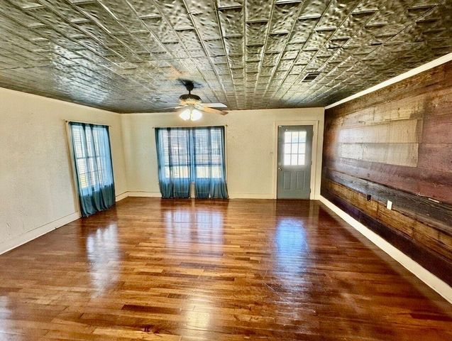 405 W Milam Street, Livingston, TX 77351