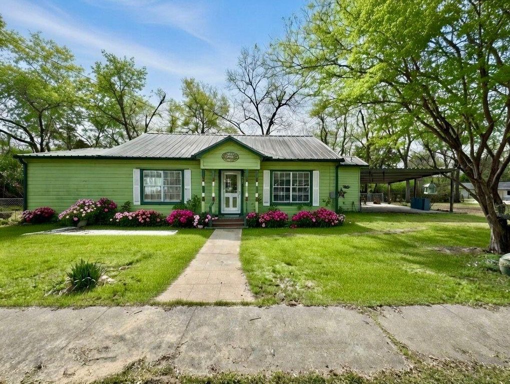 405 W Milam Street, Livingston, TX 77351