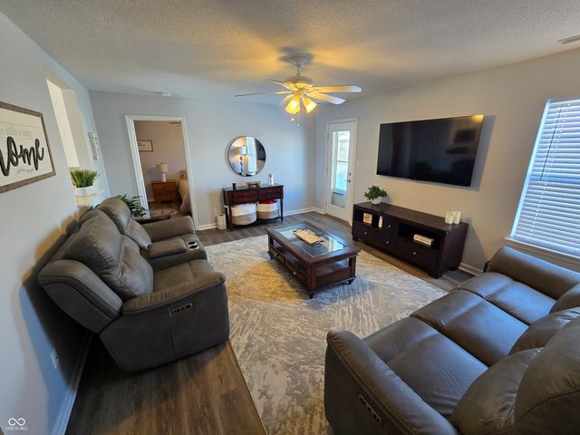 1616 Sweetwater Lane, Greenfield, IN 46140