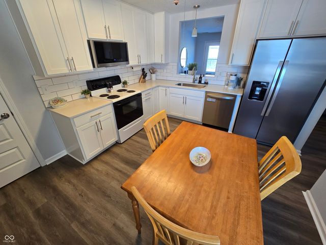 1616 Sweetwater Lane, Greenfield, IN 46140