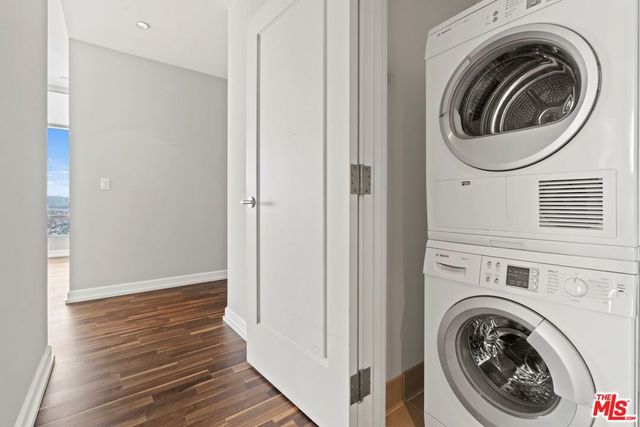 900 W Olympic Boulevard 28B, Los Angeles, CA 90015