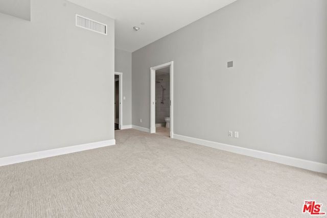 900 W Olympic Boulevard 28B, Los Angeles, CA 90015