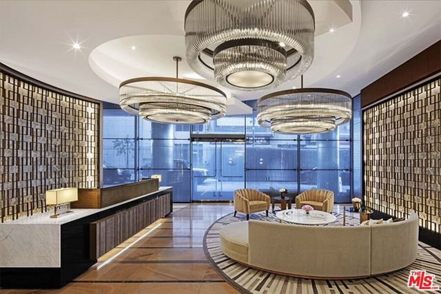 900 W Olympic Boulevard 28B, Los Angeles, CA 90015