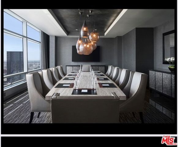 900 W Olympic Boulevard 28B, Los Angeles, CA 90015