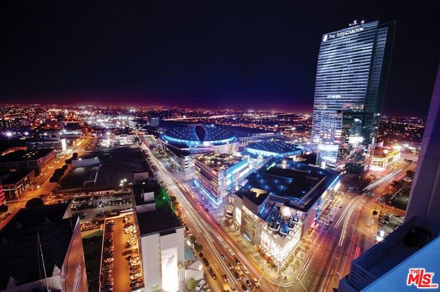 900 W Olympic Boulevard 28B, Los Angeles, CA 90015