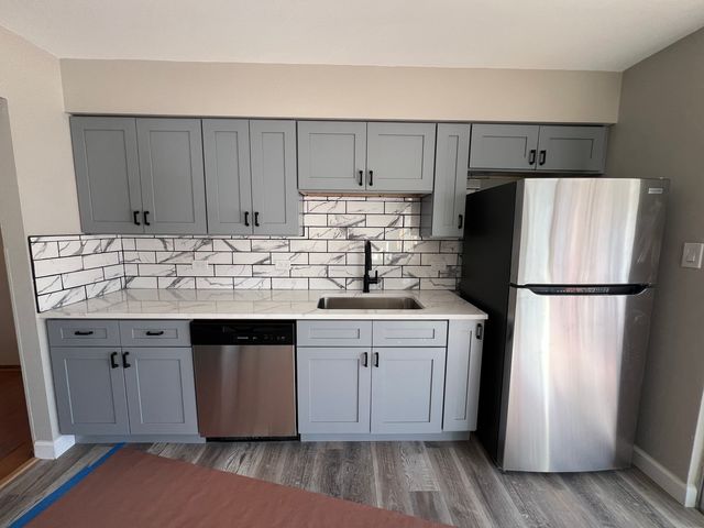 530 N Arizona Avenue, Glenwood, IL 60425