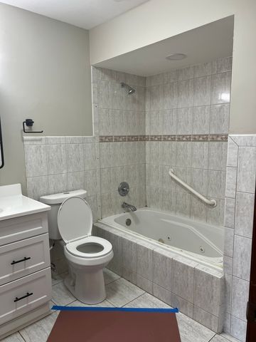 530 N Arizona Avenue, Glenwood, IL 60425